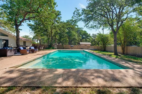 2003 Okelley Rd, Rockdale, TX 76567