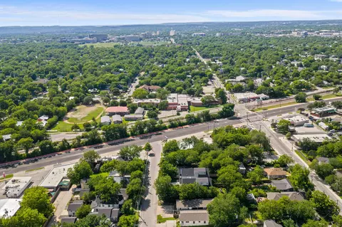 918 E 50, Austin, TX 78751 photo 8