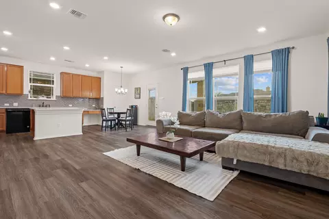 209 Sage Derby Dr, Hutto, TX 78634