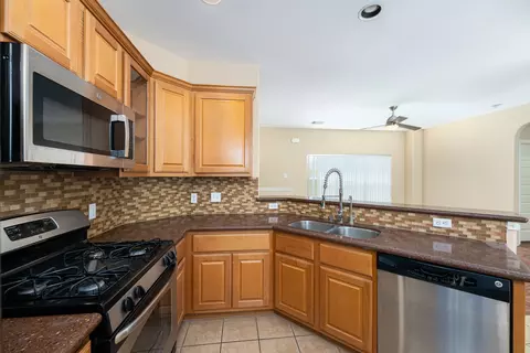 Kitchen - 2829 Saville Loop #17C, Austin, TX 78741 photo 3 of 4