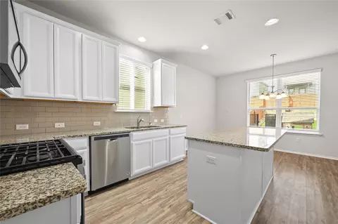 Kitchen - 511 Eves Necklace Dr, Buda, TX 78610 photo 4 of 4