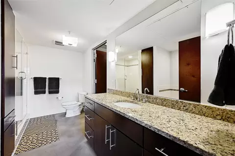 Bath - 800 Brazos St #705, Austin, TX 78701 photo 1 of 4