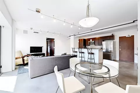 Dining - 800 Brazos St #705, Austin, TX 78701 photo 1 of 2