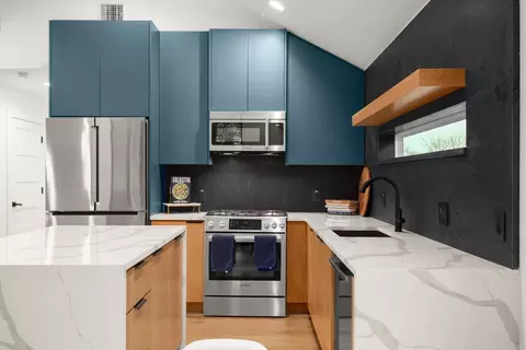 2416 E 10th St, Austin, TX 78702