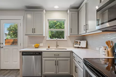 Kitchen - 201 Trellis Blvd, Leander, TX 78641 photo 3 of 3