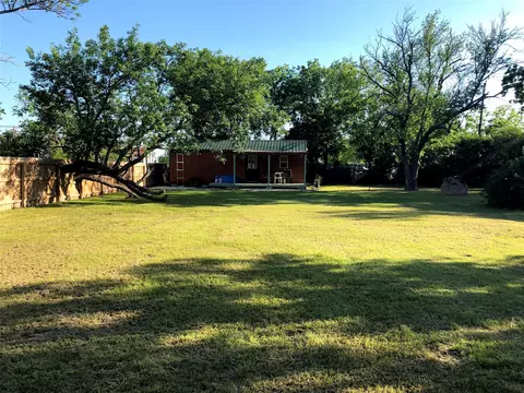 241 E Jackson St, Bartlett, TX 76511 photo 5