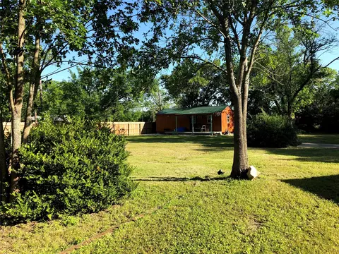 241 E Jackson St, Bartlett, TX 76511 photo 4