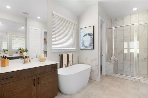 Bath - 329 Ridgewell Loop, Georgetown, TX 78633 photo 2 of 3