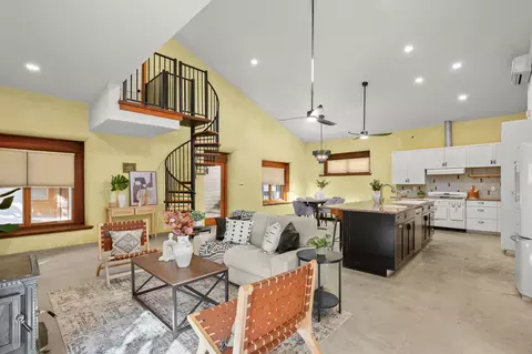 913 Taulbee Ln, Austin, TX 78757