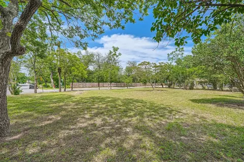 401 Oak Plz, Austin, TX 78753