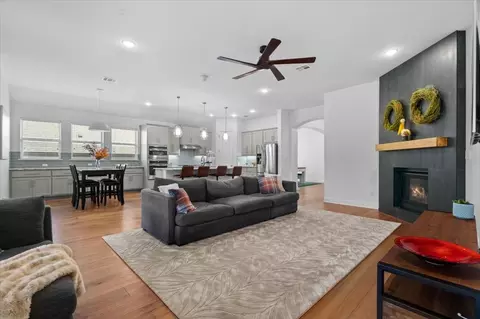 749 Jacksdaw Dr, Austin, TX 78737