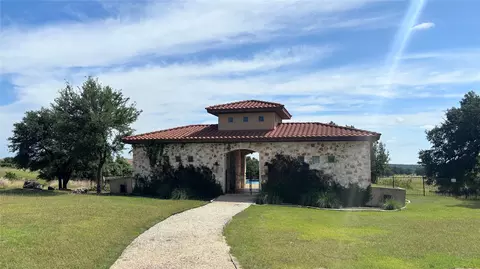 104 Strada Luca St, Florence, TX 76527 photo 11
