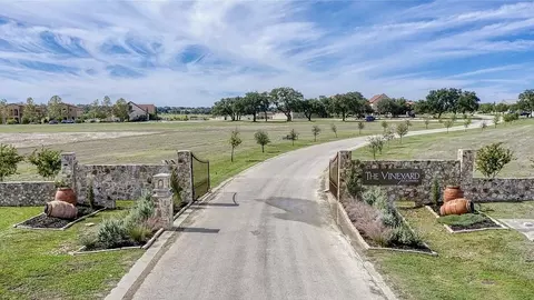104 Strada Luca St, Florence, TX 76527 photo 7