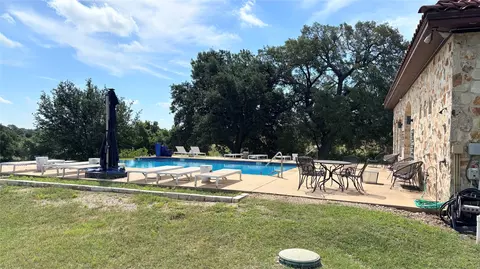 104 Strada Luca St, Florence, TX 76527 photo 13