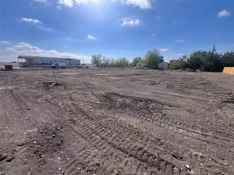 706 E Pecan St, Granger, TX 76530 photo 9