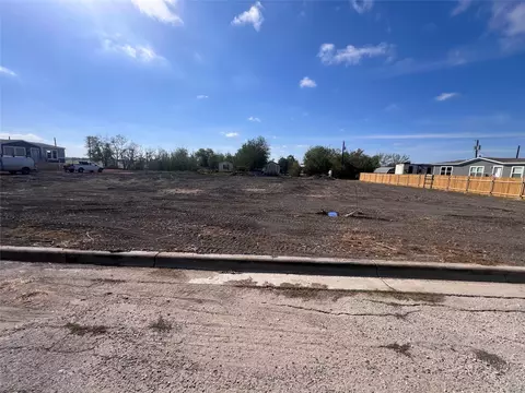 706 E Pecan St, Granger, TX 76530 photo 2