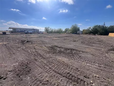 706 E Pecan St, Granger, TX 76530 photo 9
