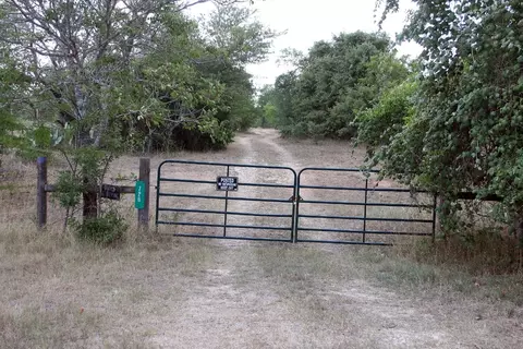 720 Green Acre Dr, Dale, TX 78616