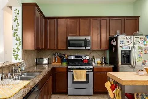 Kitchen - 1101 April Meadows Loop, Georgetown, TX 78626 photo 3 of 4