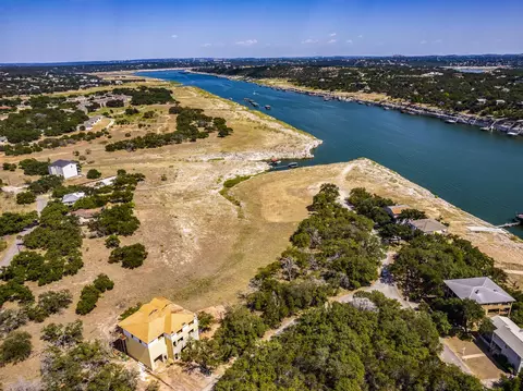 1303 Robin Trl, Lago Vista, TX 78645