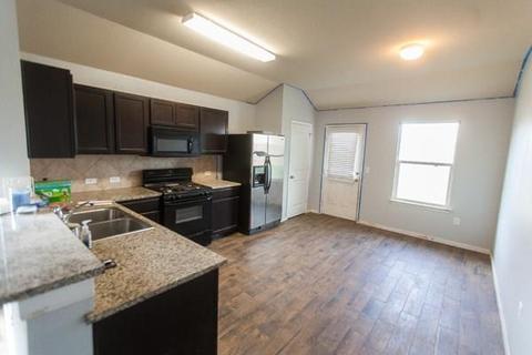 420 Alpha, Kyle, TX 78640 photo 4