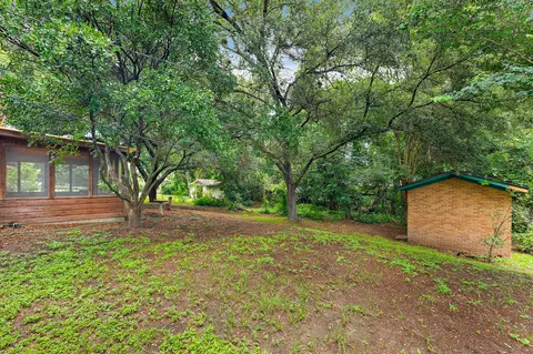 Exterior - 215 Memorial Dr, Luling, TX 78648 photo 7 of 7