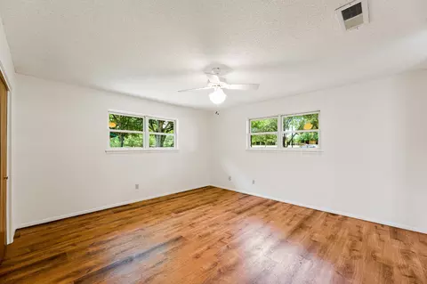 Bedroom - 215 Memorial Dr, Luling, TX 78648 photo 5 of 7