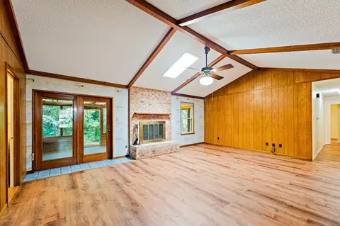 Living - 215 Memorial Dr, Luling, TX 78648 photo 4 of 4