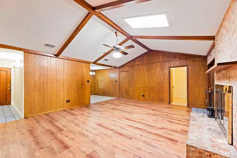 Living - 215 Memorial Dr, Luling, TX 78648 photo 2 of 4