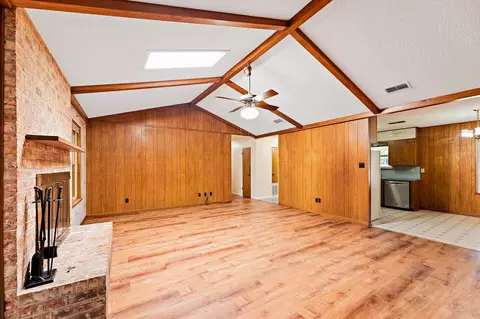 Living - 215 Memorial Dr, Luling, TX 78648 photo 3 of 4