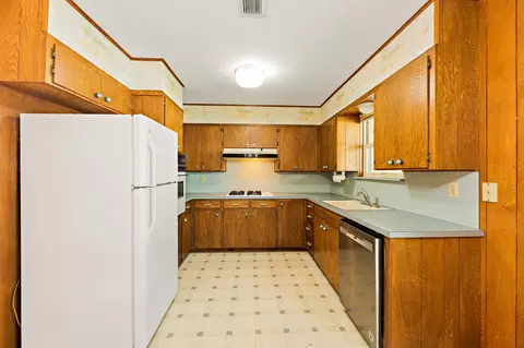Kitchen - 215 Memorial Dr, Luling, TX 78648 photo 3 of 6