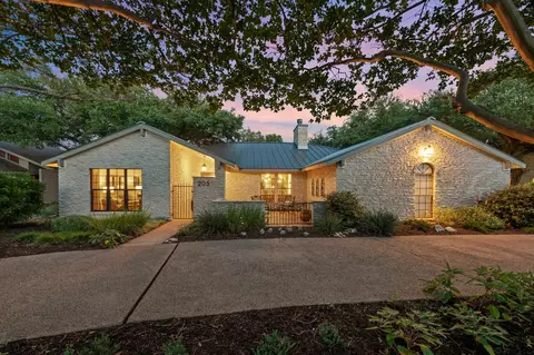 205 Copperleaf Rd, Lakeway, TX 78734