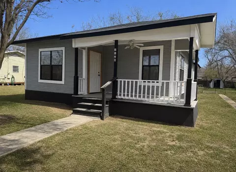 1120 Saint Paul St, Gonzales, TX 78629