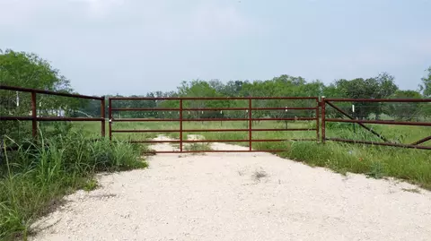 4177 Old Colony Line Rd, Lockhart, TX 78644