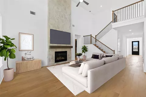 905 S Hemingway Loop, Liberty Hill, TX 78642