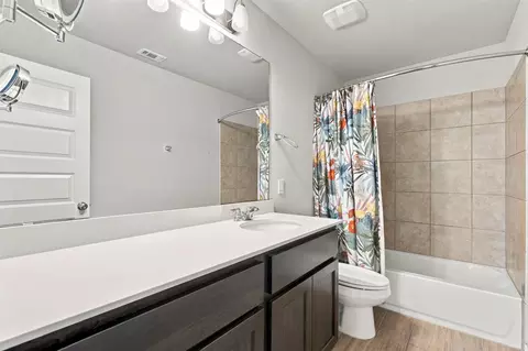 Bath - 1144 Waterfall Ave, Leander, TX 78641 photo 2 of 3