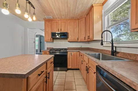 Kitchen - Undisclosed, Luling, TX 78648 photo 3 of 4