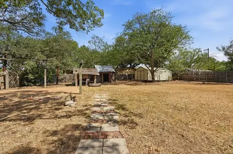 Exterior - Undisclosed, Luling, TX 78648 photo 5 of 9