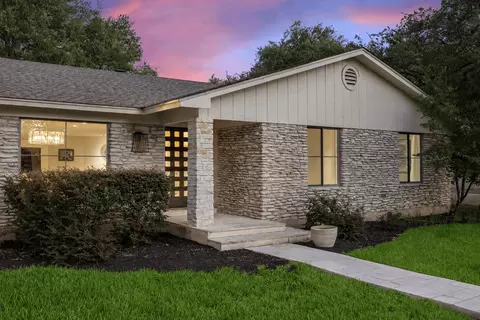 8805 Point West Dr, Austin, TX 78759