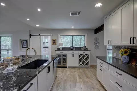 Kitchen - 205 Esparada Dr, Georgetown, TX 78628 photo 2 of 8