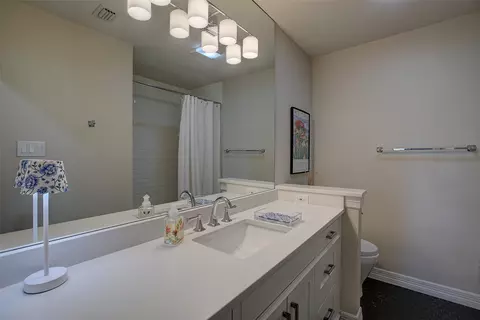Bath - 205 Esparada Dr, Georgetown, TX 78628 photo 4 of 4