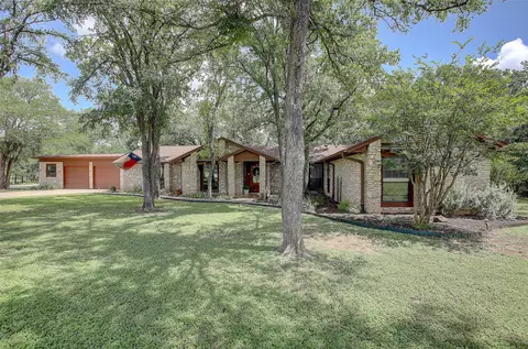 Exterior - 205 Esparada Dr, Georgetown, TX 78628 photo 3 of 9