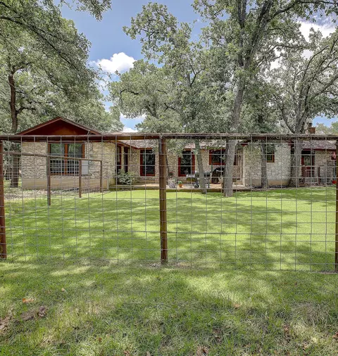 Exterior - 205 Esparada Dr, Georgetown, TX 78628 photo 9 of 9