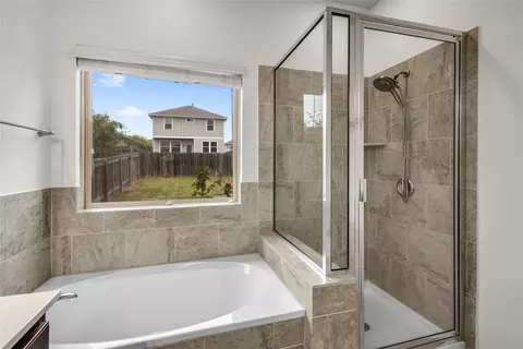 Bath - 397 Limerick Rd, Buda, TX 78610 photo 3 of 5