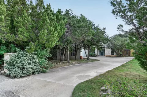 4 Cedarwood Cir, Wimberley, TX 78676