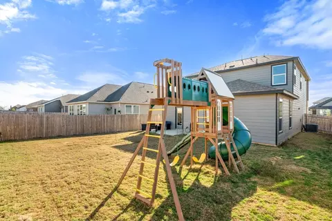 Exterior - 218 Summit Dr, Lockhart, TX 78644 photo 6 of 8