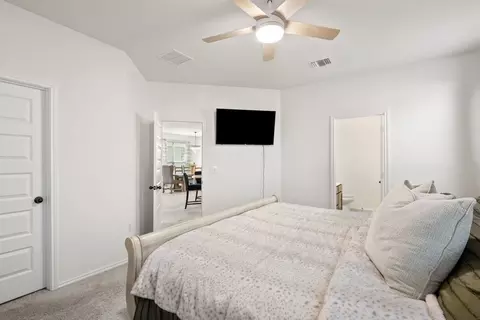 Bedroom - 218 Summit Dr, Lockhart, TX 78644 photo 3 of 7