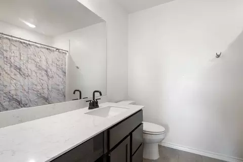Bath - 218 Summit Dr, Lockhart, TX 78644 photo 3 of 4