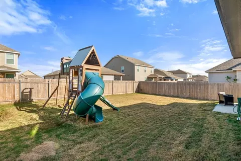 Exterior - 218 Summit Dr, Lockhart, TX 78644 photo 5 of 8
