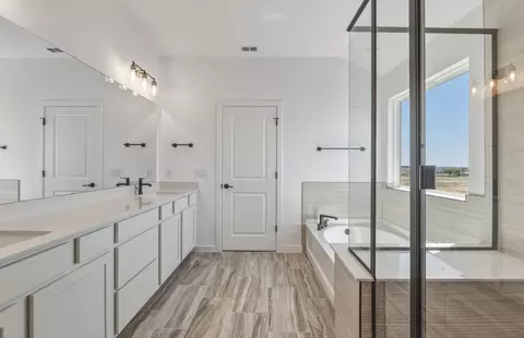 Bath - 536 Rubber Tree Way, Buda, TX 78610 photo 3 of 4